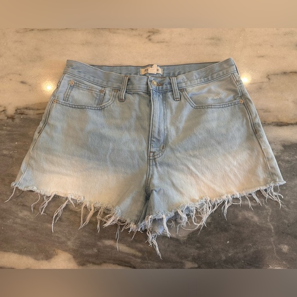 EUC‎ Madewell Size 29 Relaxed Fit Frayed Denim Shorts Ombré Style - Picture 1 of 9
